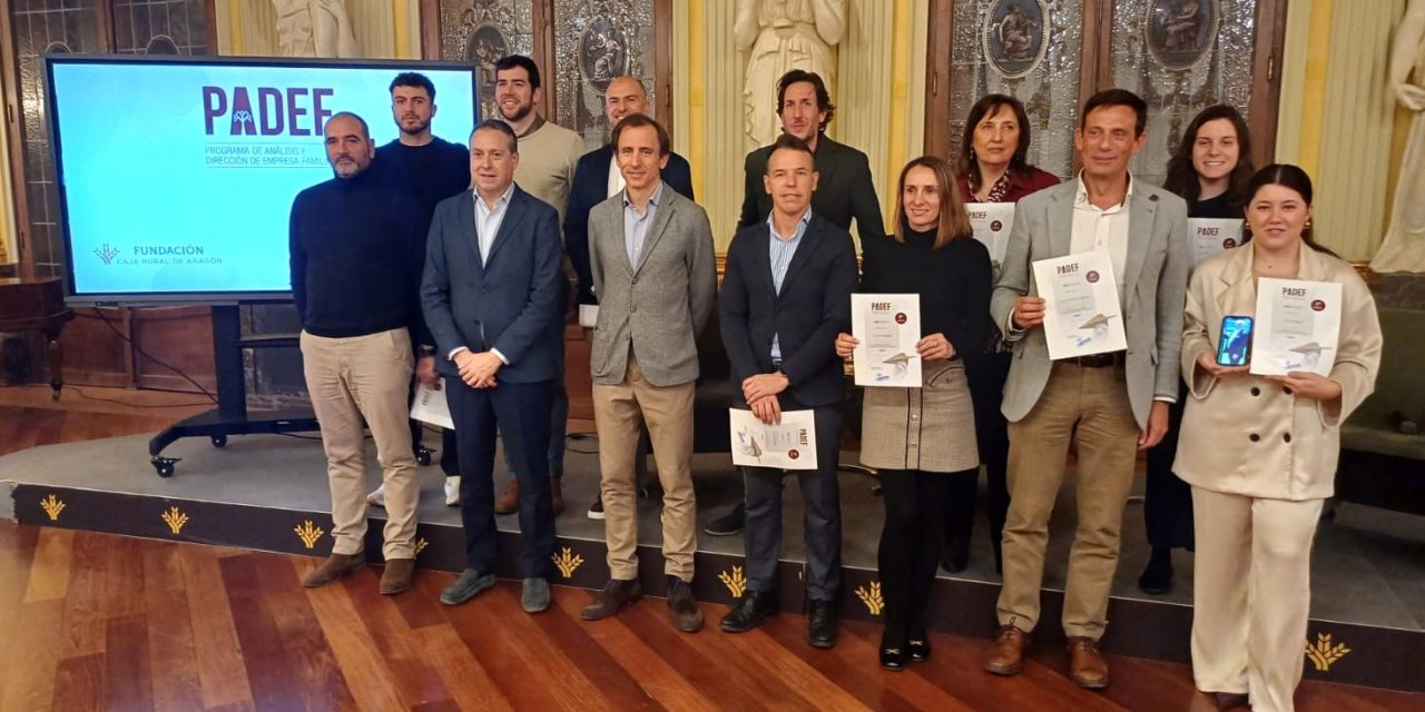 El acto de entrega de diplomas clausura la VIII edición del curso formativo de la AEFA